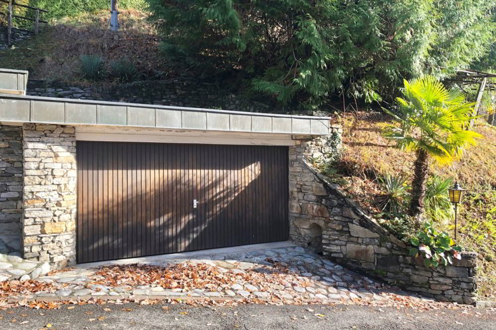 4 rooms House to buy in Aurigeno - image 1/33