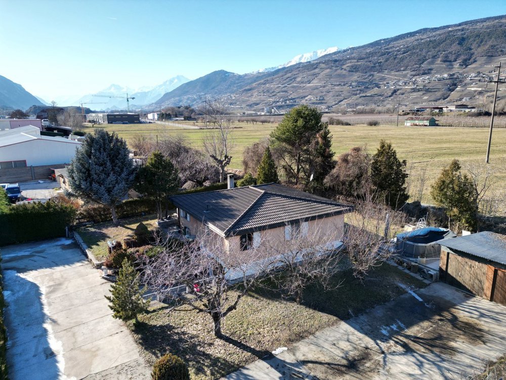 Casa di 4 locali in vendita a Chalais - immagine 1/12