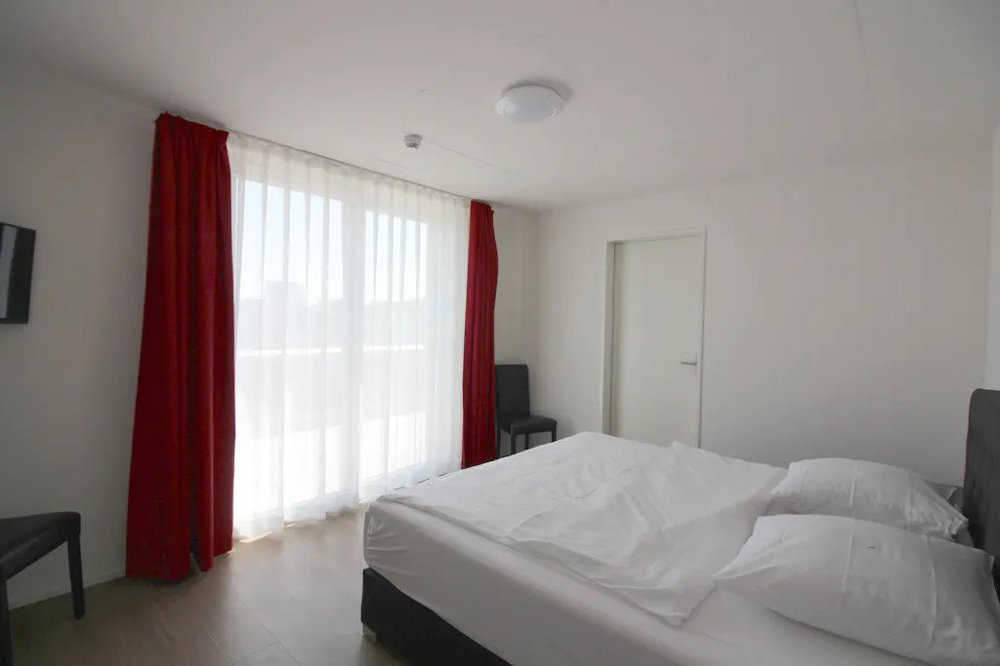 1 rooms Apartment for rent in Kloten - image 1/10
