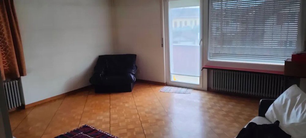 2 Zimmer Büro zu vermieten in Suhr - Bild 1/8