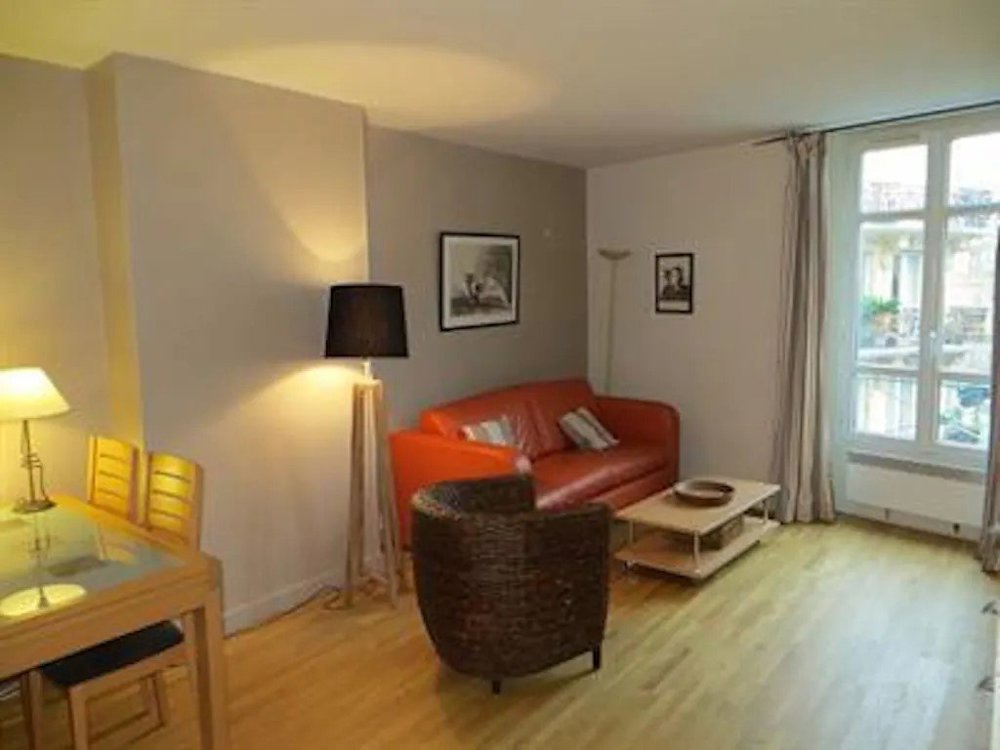 null rooms Apartment for rent in Genève - image 1/3