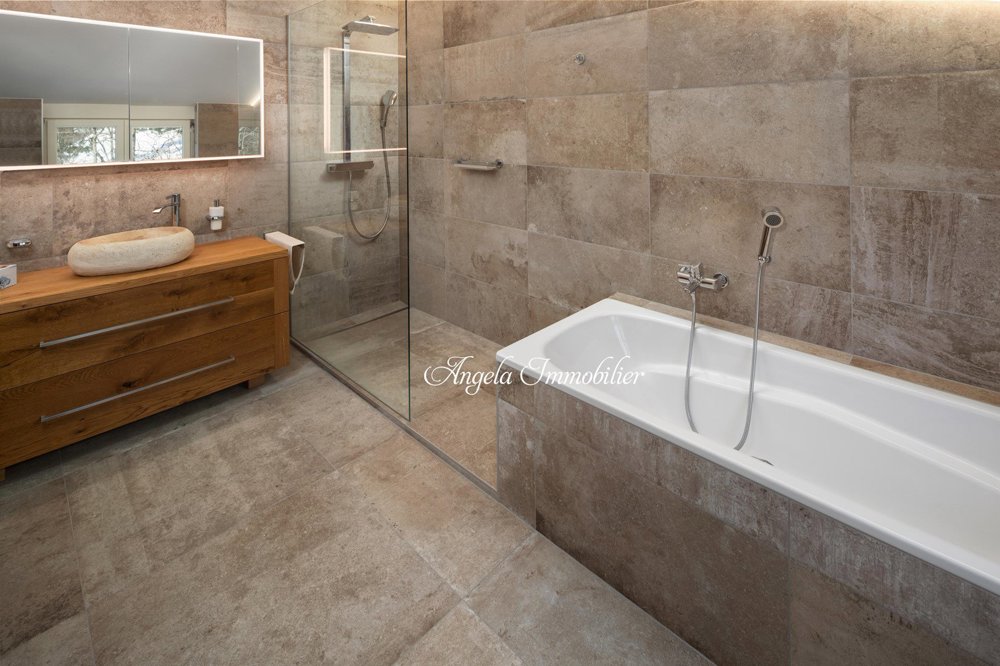 Casa di 5 locali in vendita a Randogne - immagine 1/13