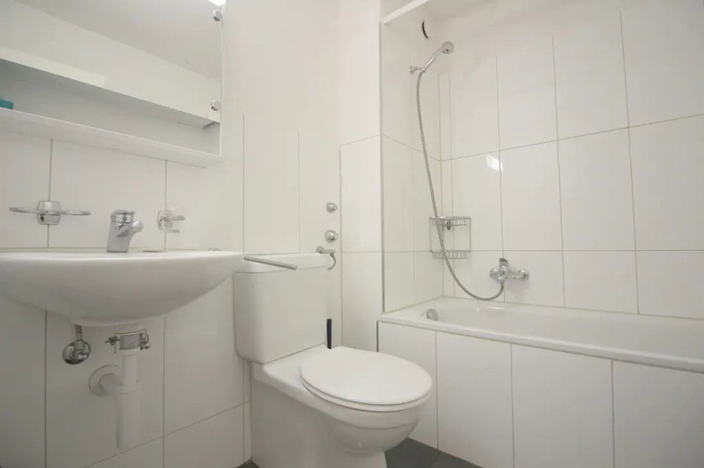 3 rooms Apartment for rent in Zurigo - image 1/10