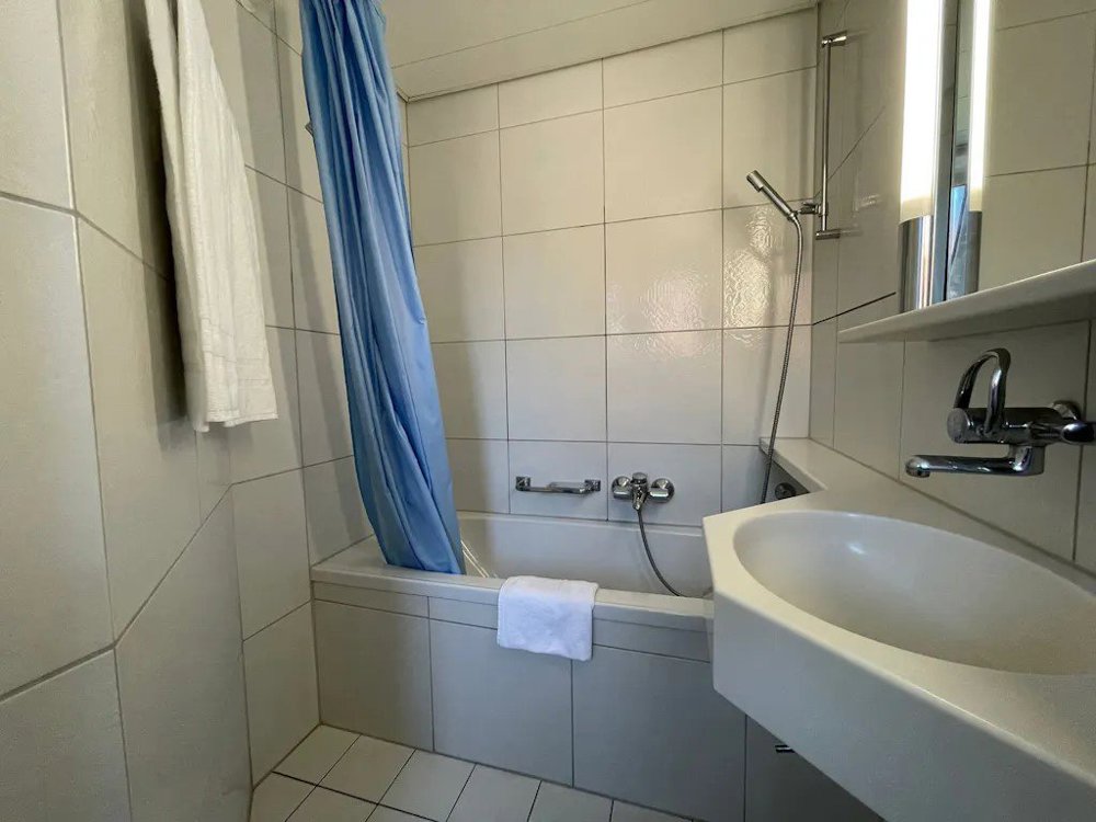 null rooms Apartment for rent in Zurich - image 1/7