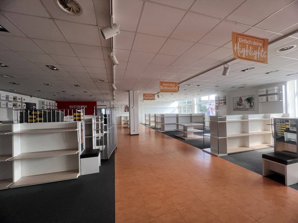 Bureau & Commerce null pièces à louer à Buchs AG - image 1/5
