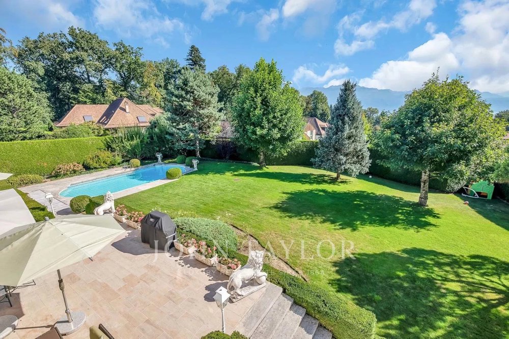 7 rooms House to buy in Lausanne - image 1/9