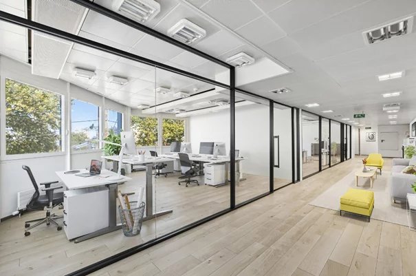 null rooms Office & Commercial for rent in Genève - image 1/4