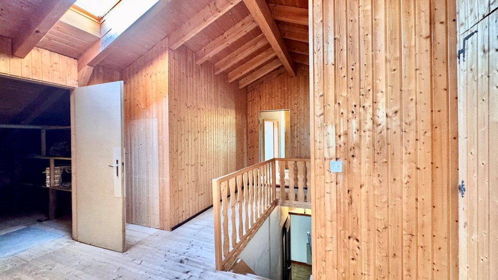 Casa di 9 locali in vendita a Malvaglia - immagine 1/13
