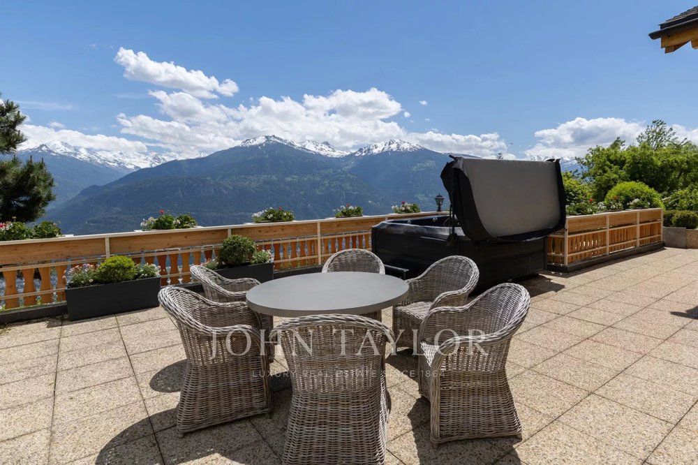Casa di 9 locali in affitto a Crans-Montana - immagine 1/11