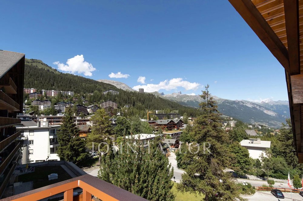 Appartement 4 pièces à louer à Crans-Montana - image 1/9