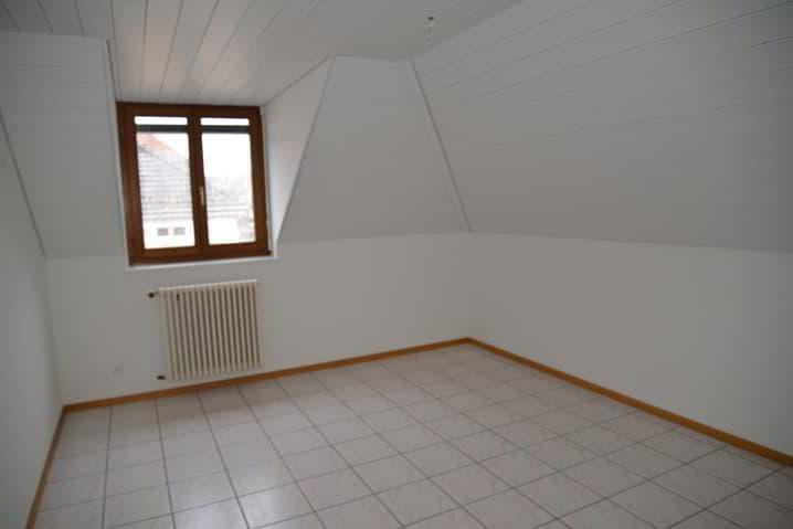 4 rooms Apartment for rent in La Chaux-de-Fonds - image 1/5