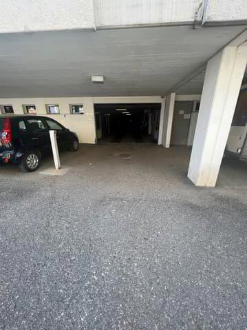 Parking, garage null pièces à louer à La Chaux-de-Fonds - image 1/3