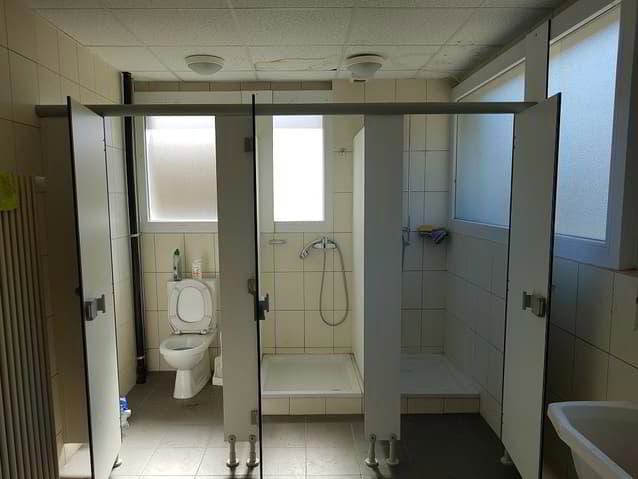 2 rooms Office & Commercial for rent in Penthalaz - image 1/10