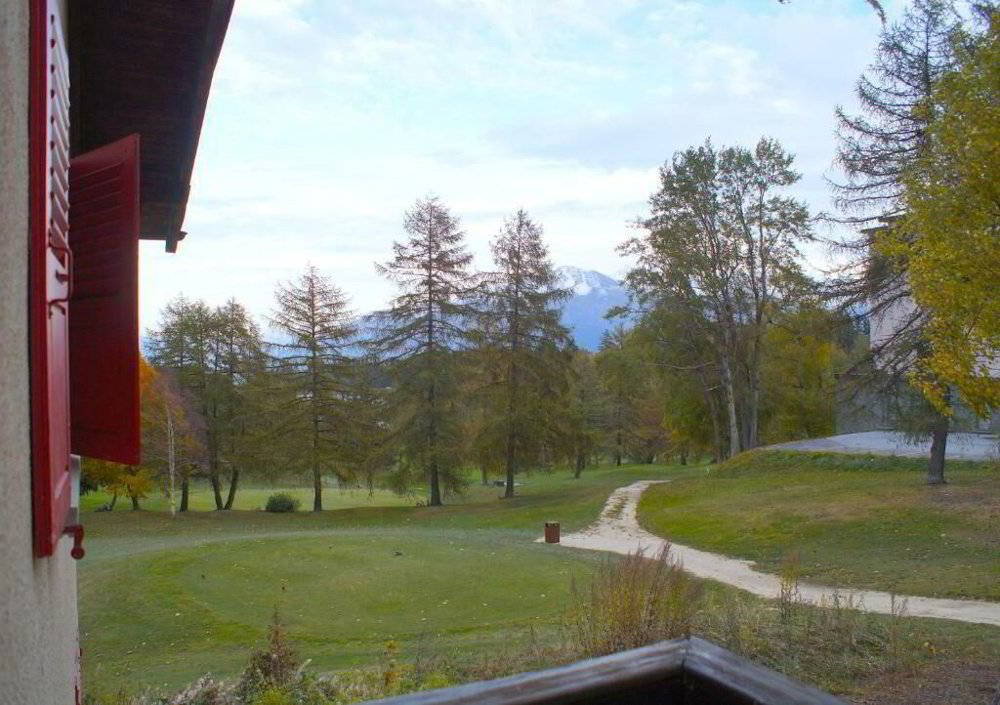 4 rooms 2048 for rent in Crans-Montana - image 1/12