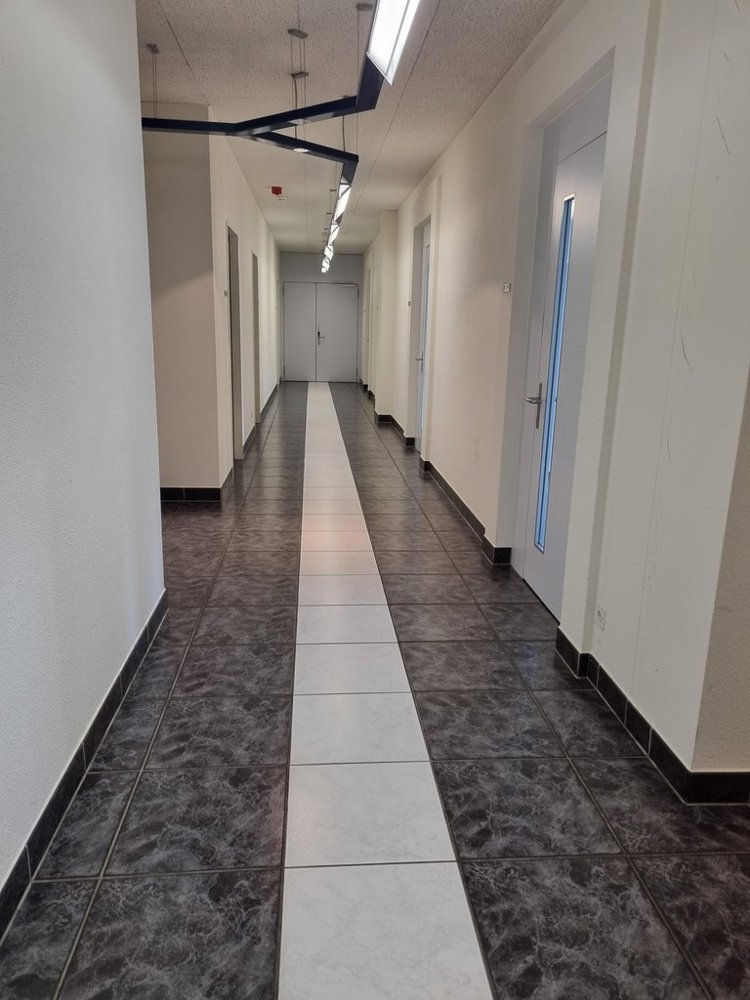 null Zimmer Büro zu vermieten in Kloten - Bild 1/6