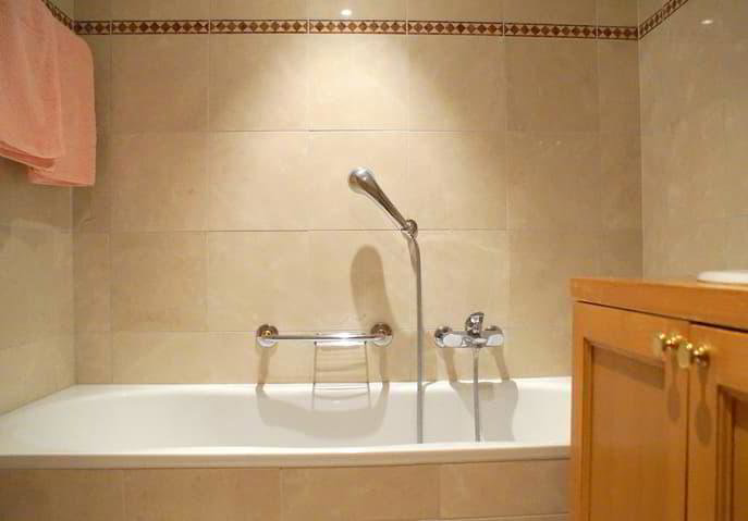 Appartement 4 pièces à louer à Crans-Montana - image 1/13