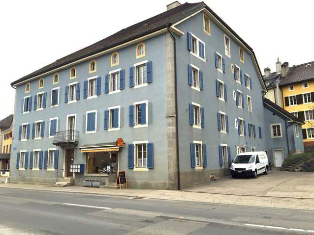 Appartamento di 3.5 locali in affitto a Travers - immagine 1/8