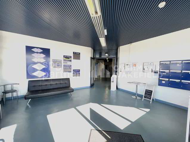 Bureaux lumineux et fonctionnels disponibles à la location ou à la... - Mehr