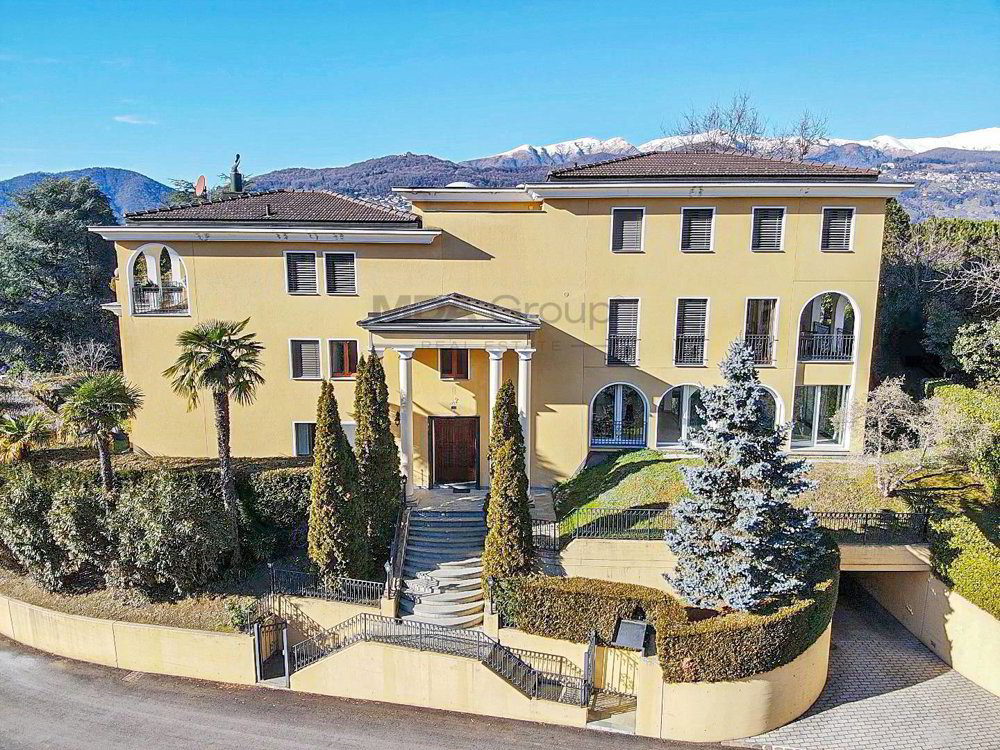 3 rooms Apartment to buy in Montagnola - image 1/13
