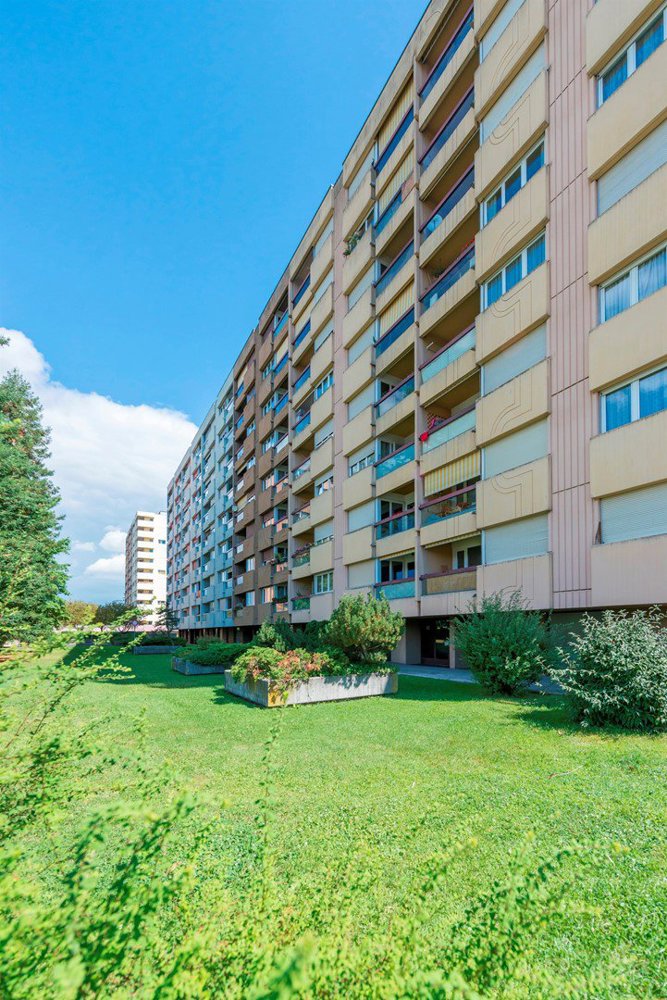 Parcheggio, garage di null locali in affitto a Meyrin - immagine 1/2