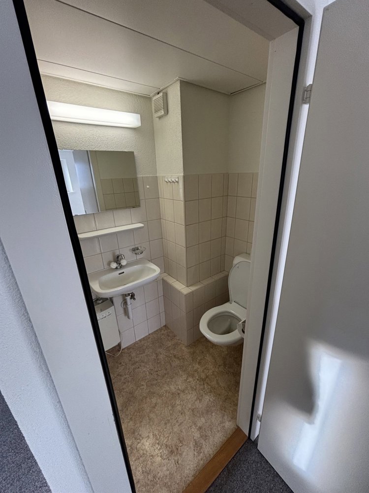 null rooms Office & Commercial for rent in Basel - image 1/7