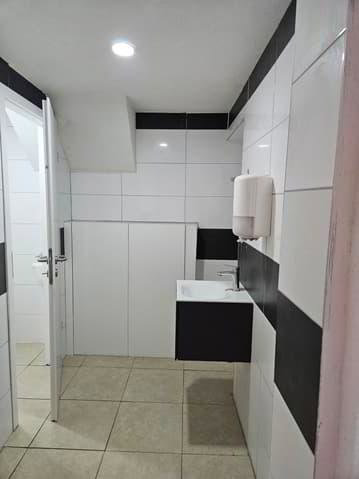 2.5 Zimmer Büro zu vermieten in Bôle - Bild 1/7
