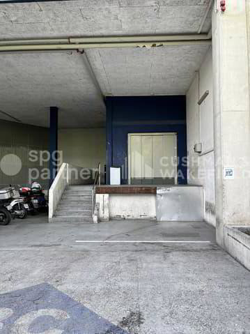 Bureau & Commerce null pièces à louer à Carouge GE - image 1/5