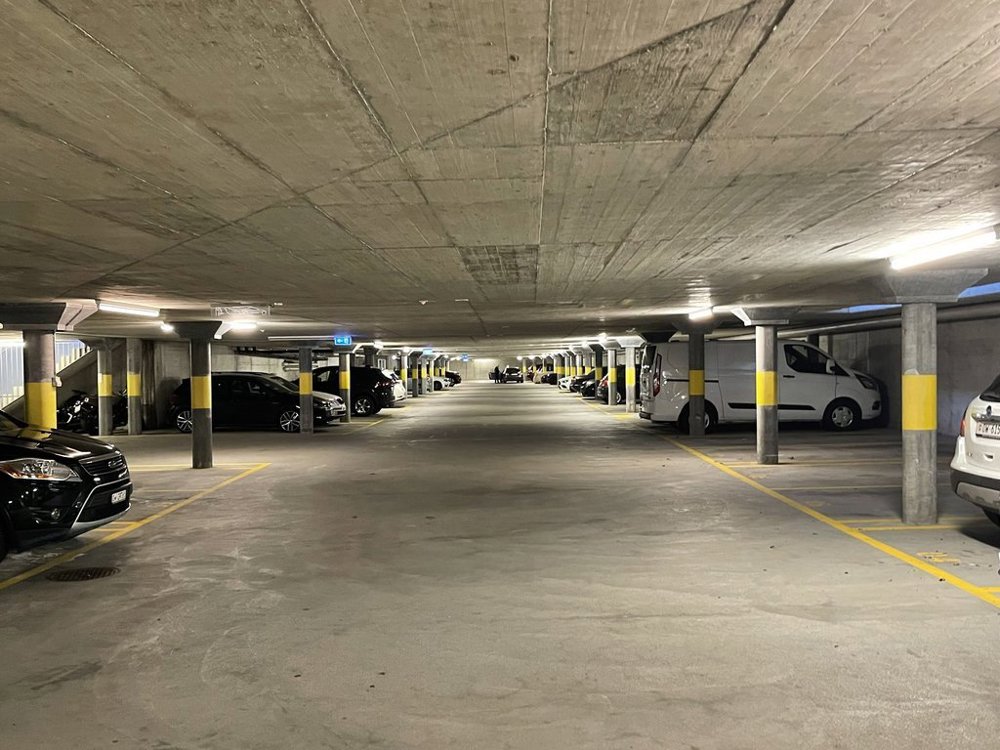 Parcheggio, garage di null locali in affitto a Alpnach Dorf - immagine 1/2