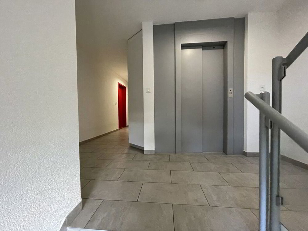 null rooms Office & Commercial for rent in Lausanne - image 1/3