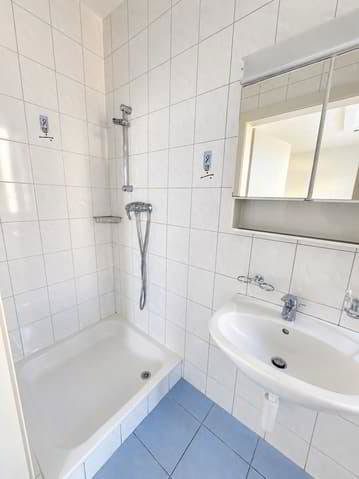 3 rooms Apartment for rent in La Chaux-de-Fonds - image 1/6