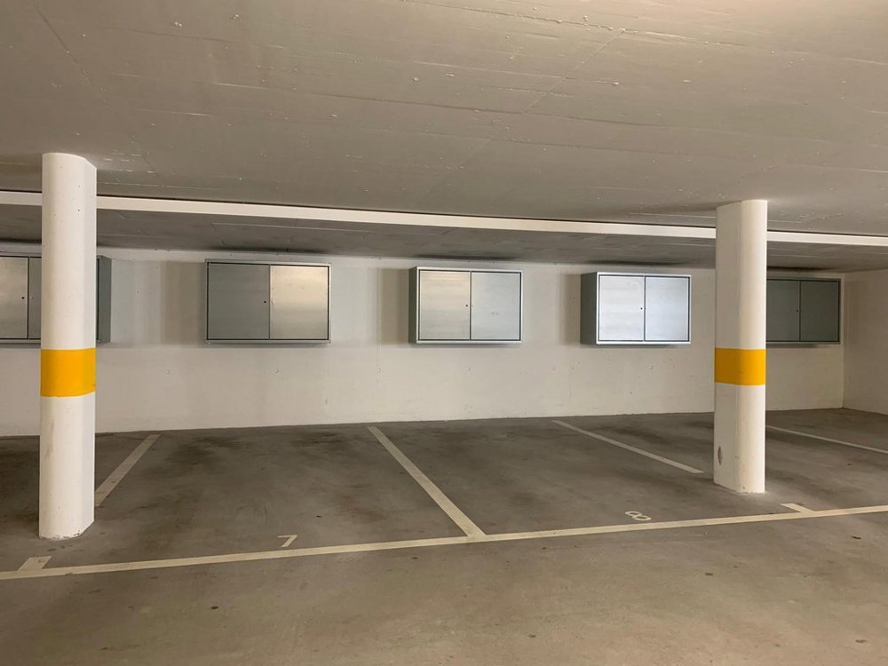 null Zimmer Parkplatz, Garage zu vermieten in Ebikon - Bild 1/2
