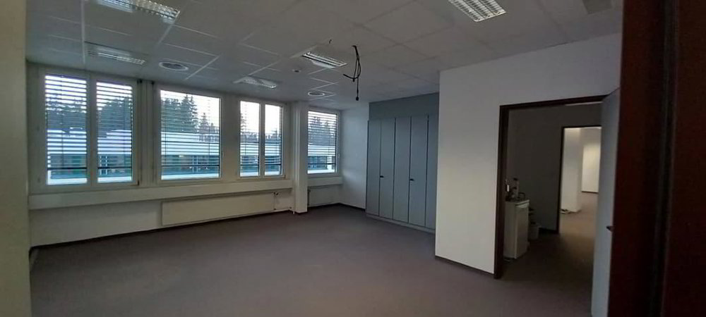 Ufficio & Commercio di 3 locali in affitto a La Chaux-de-Fonds - immagine 1/7