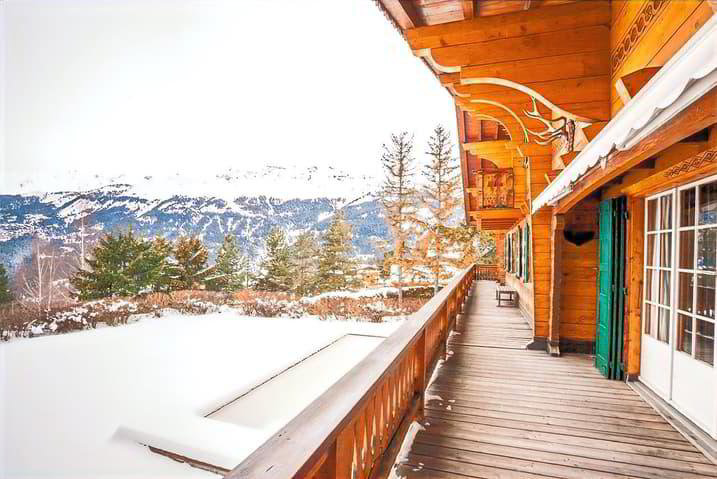 Maison 8.5 pièces à louer à Crans-Montana - image 1/13