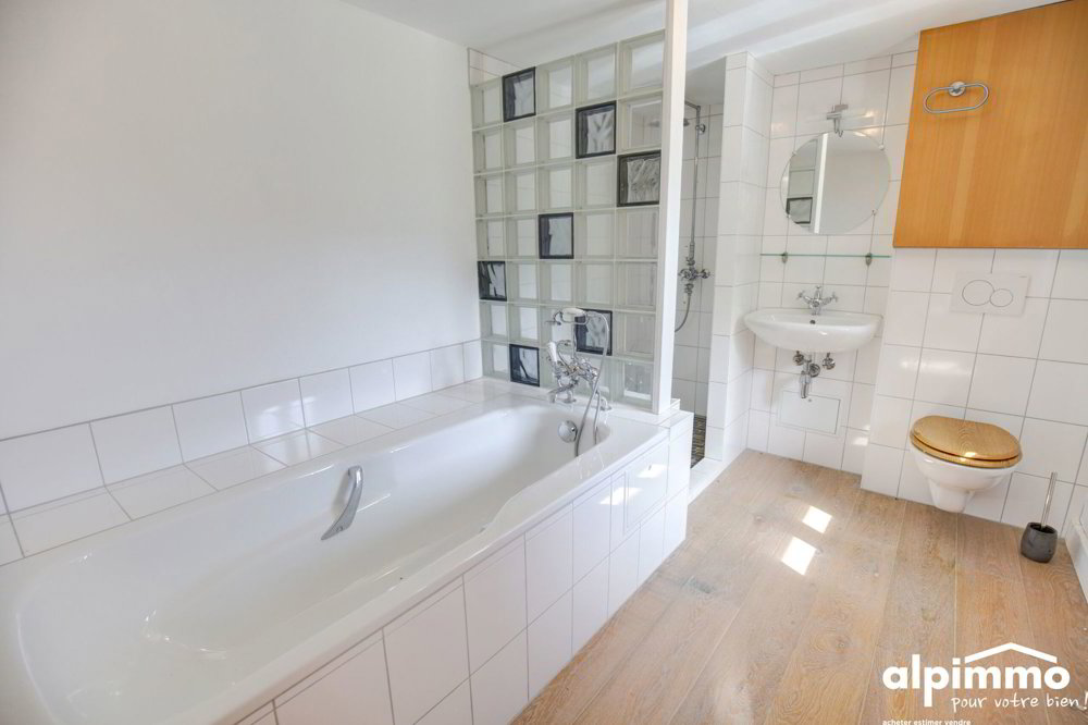 5.5 rooms House to buy in Saclentse - image 1/40