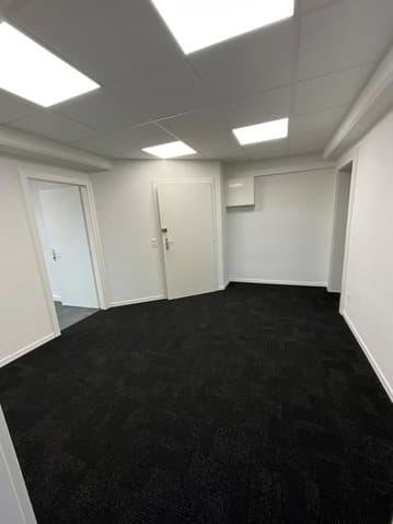 Ufficio & Commercio di null locali in affitto a Denges - immagine 1/5