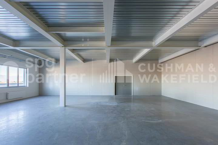 null rooms Office & Commercial for rent in Vernier - image 1/13