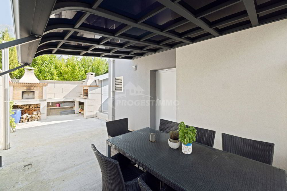 5.5 rooms House to buy in Charrat - image 1/15