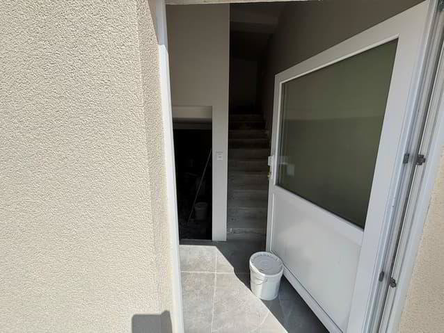 null rooms Office & Commercial for rent in Le Sentier - image 1/4