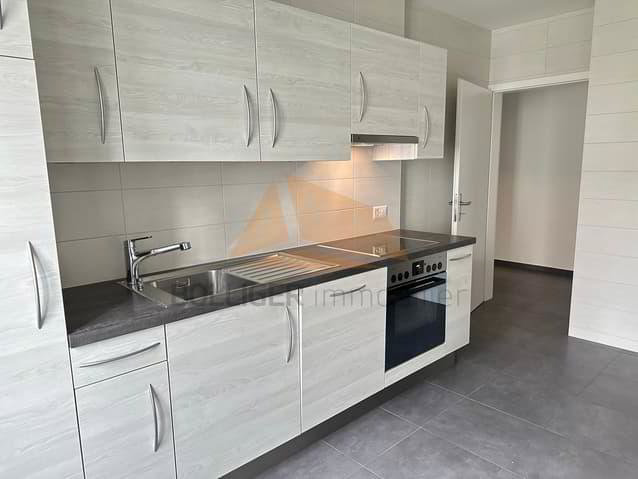 null rooms Office & Commercial to buy in La Chaux-de-Fonds - image 1/11
