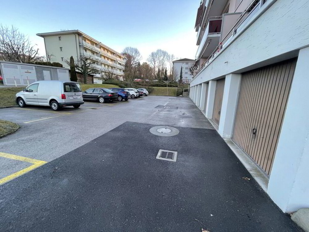 null Zimmer Parkplatz, Garage zu vermieten in Ecublens VD - Bild 1/2