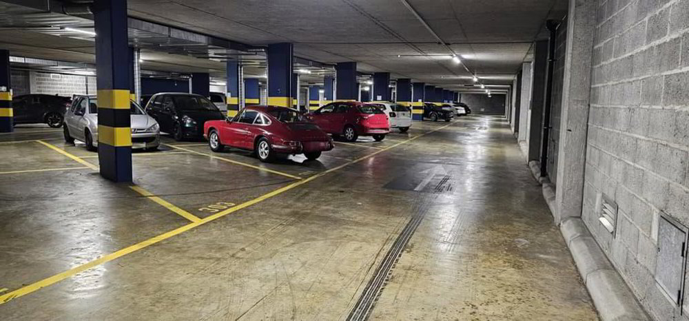 null rooms Car park, garage for rent in Lausanne - image 1/5