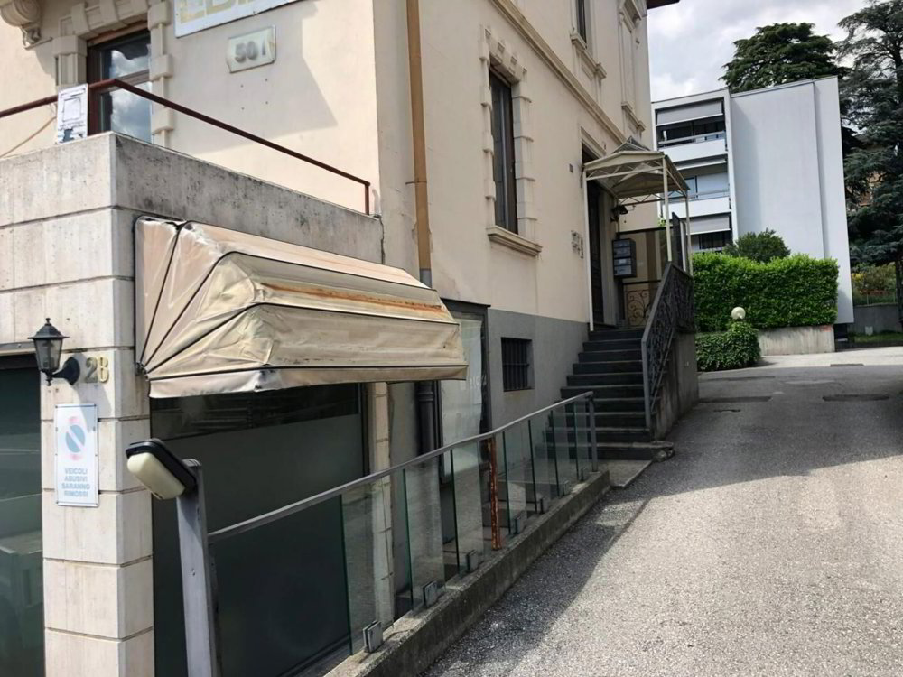 Ufficio & Commercio di 13.5 locali in vendita a Balerna - immagine 1/13