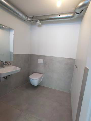 Bureau & Commerce null pièces à acheter à Sierre - image 1/5