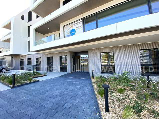 null rooms Office & Commercial for rent in Bussigny - image 1/11