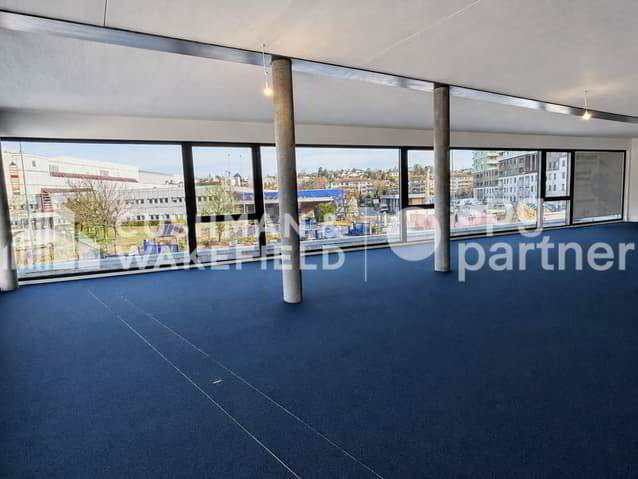 Bureaux, terrasses et rooftop en face du quartier Côté Gare -... - Mehr