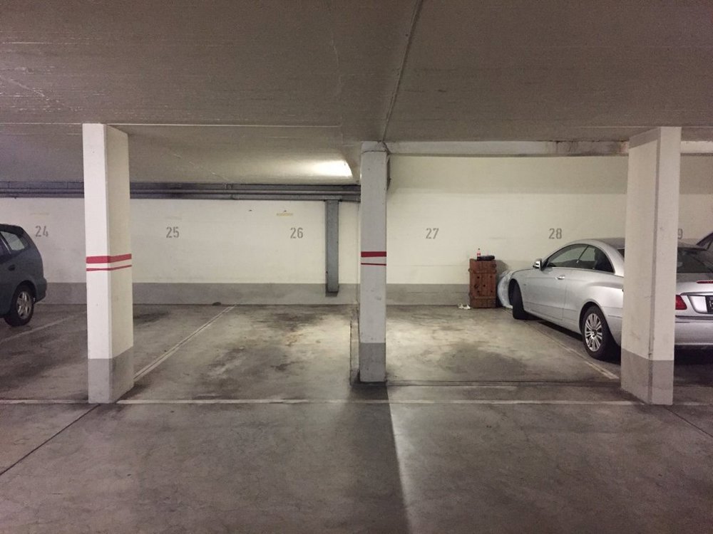 null rooms Car park, garage for rent in Zürich - image 1/2