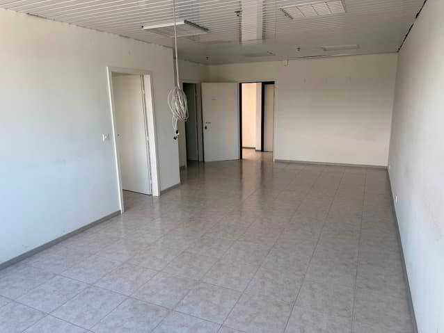 Ufficio & Commercio di null locali in affitto a Echandens - immagine 1/13