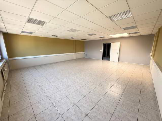 null Zimmer Büro zu vermieten in Echandens - Bild 1/12