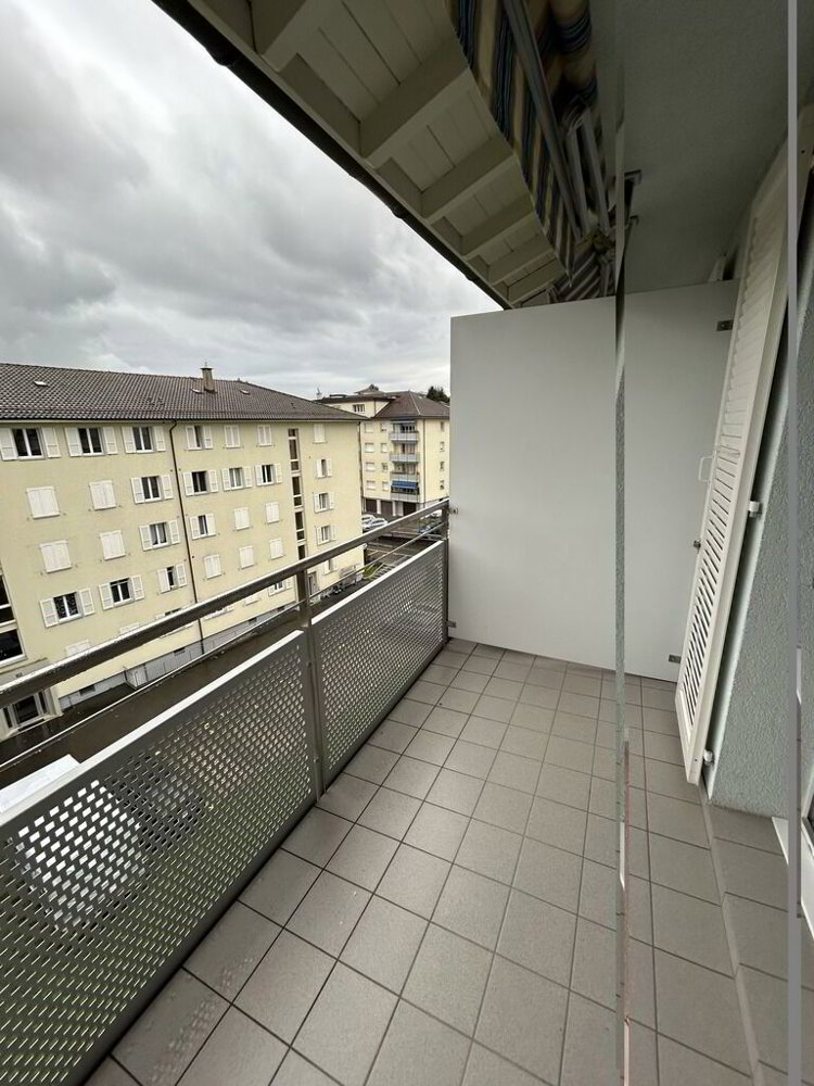 3 rooms Apartment for rent in Crissier - image 1/7
