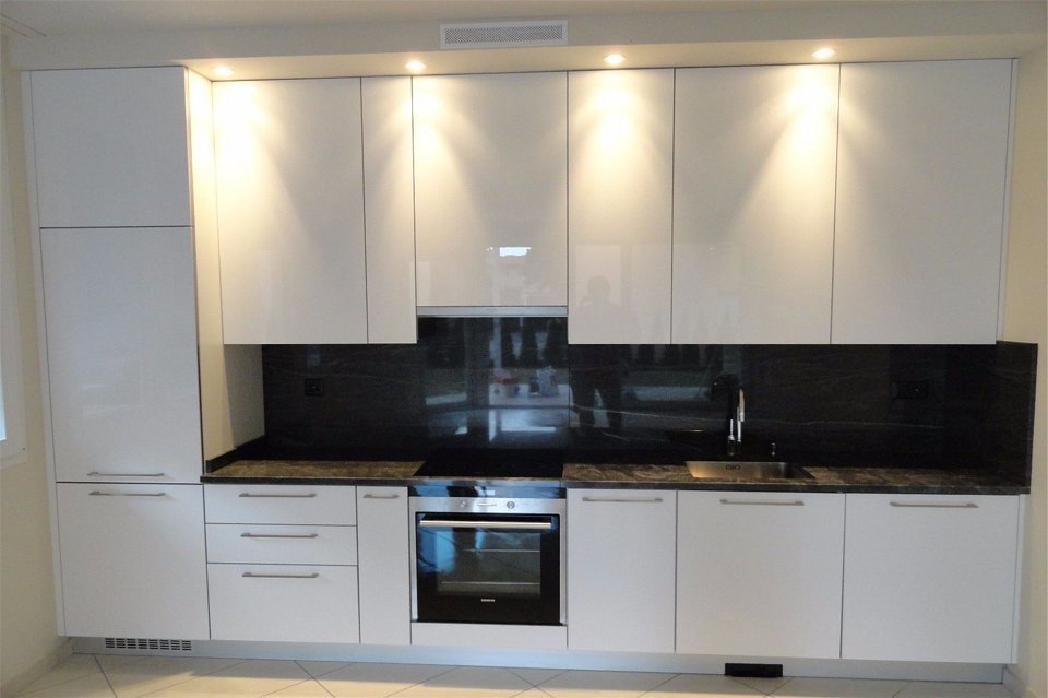 3 rooms Apartment to buy in Lugano - image 1/13